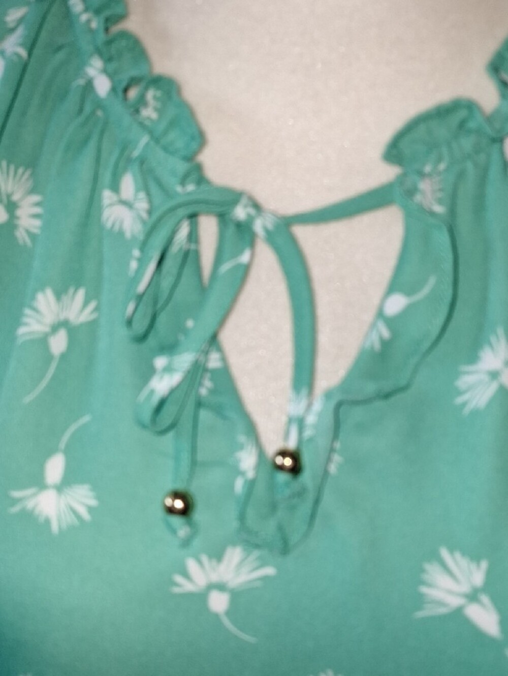 Liz Claiborne Green Floral Tie-Neck Peasant Blouse - Picture 7 of 10
